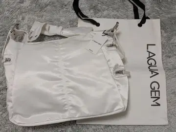 가격 인하 중! 새상품 LAGUAGEM 새틴 숄더백