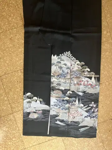 여름 명주 블랙 전통 예복 기모노 산수화