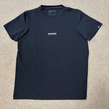 MAMMUT 블랙 티셔츠 S 사이즈