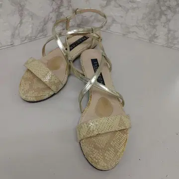 3423 TALANTON 금 샌들 23.5cm