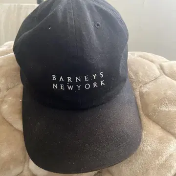 BARNEYS NEW YORK 블랙 캡
