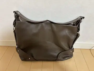 브라운 가죽 숄더백