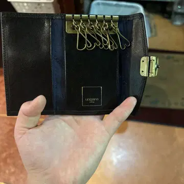 ungaro 블랙 가죽 키 케이스