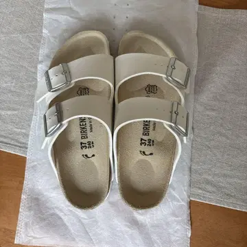 BIRKENSTOCK 화이트