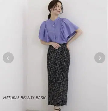 NATURAL BEAUTY BASIC 숄더 프릴 블라우스