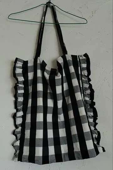 로브 드 푀 프릴 토트 백