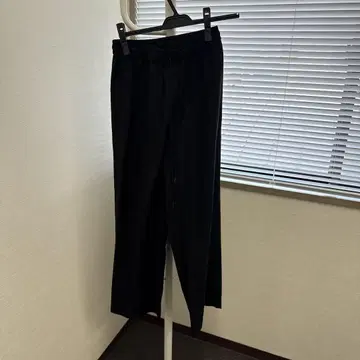 블랙 허리밴딩 팬츠 사이드 포켓 부착