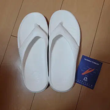FREEWORLD 화이트 리커버리 샌들 26cm