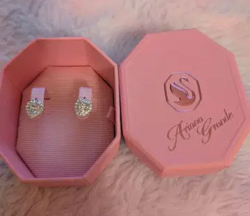 Ariana Grande 스와로브스키 하트 모양 귀걸이