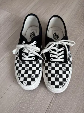 Vans 체커보드 스니커즈 레어 모델
