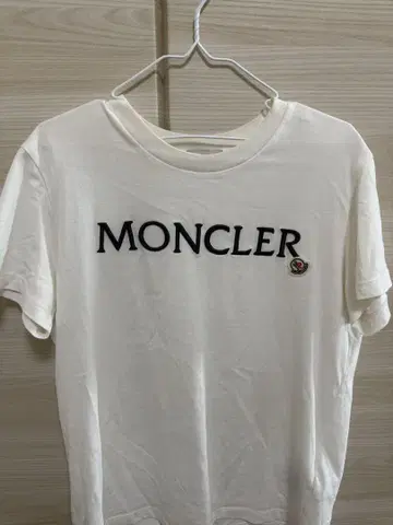 몽클레어 로고 화이트 반팔 티셔츠