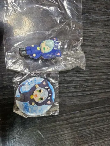 일상 세트 크로노아 피규어와 배지 세트