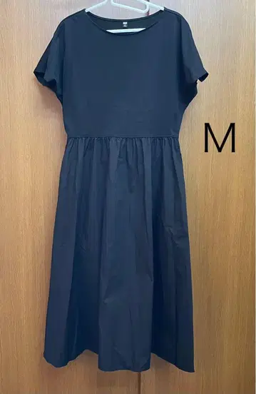 유니클로 반팔 롱 원피스 M 사이즈