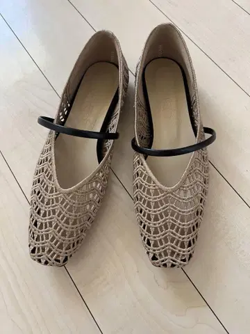 LE TALON 스퀘어 크로셰 스트랩 플랫 24.0cm