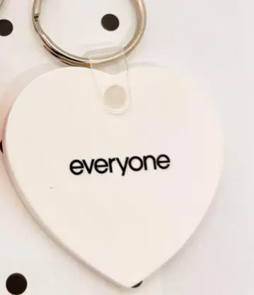 everyone rubber keychain Heart 화이트