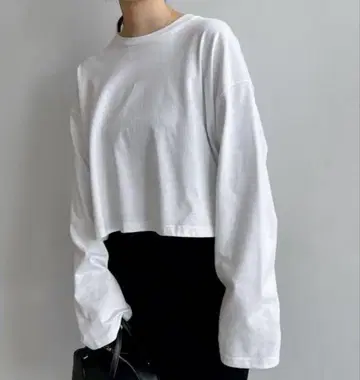 두지엠 클라세 Cropped L/S 티셔츠