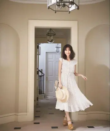 리랜드트루 도트 플리츠 쉬폰 원피스
