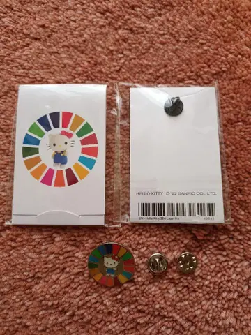 헬로키티 SDGs 핀 배지 2개 세트