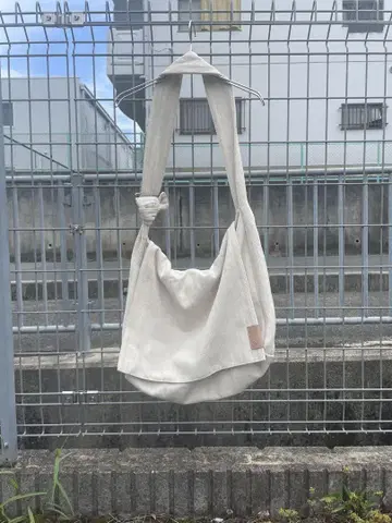 베이지 캔버스 숄더백