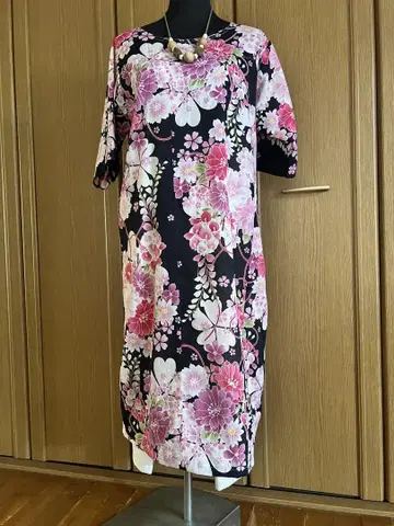 유카타를 리메이크한 원피스와 백입니다.
