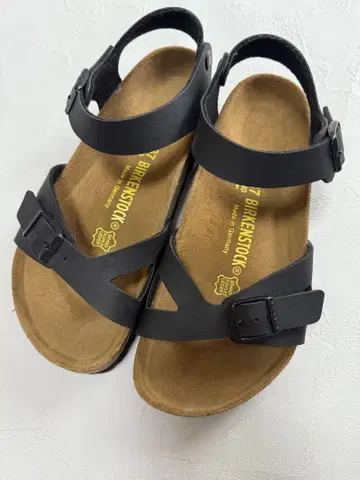 버켄스탁 블랙 샌들