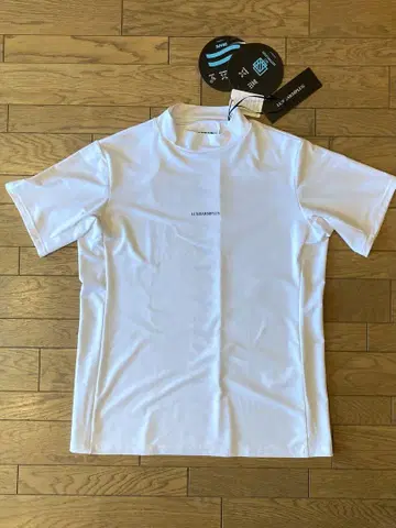 LUXEAKMPLUS 화이트 모크넥 티셔츠 L 사이즈