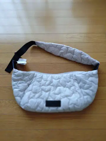 플레이어 호시 퀼트 바디 백