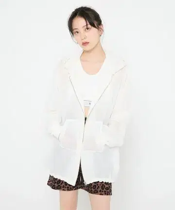 미사용 새상품 택 포함 지나시스 메쉬 지퍼 후드티