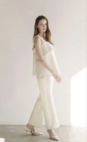 CARLA 칼라 비라쿠 셋업 사이즈 2 시착만 한 상품