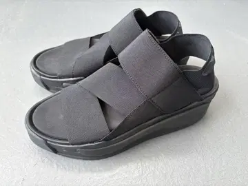 Y-3 RIVALRY SANDAL 블랙 샌들