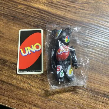초레어 베어브릭 100% UNO series22