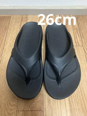 OOFOS 우포스 블랙 리커버리 샌들