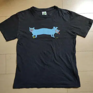 Sasquatchfabrix. 고양이와 개 티셔츠 블랙