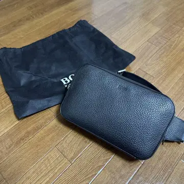 HUGO BOSS 남성용 바디백