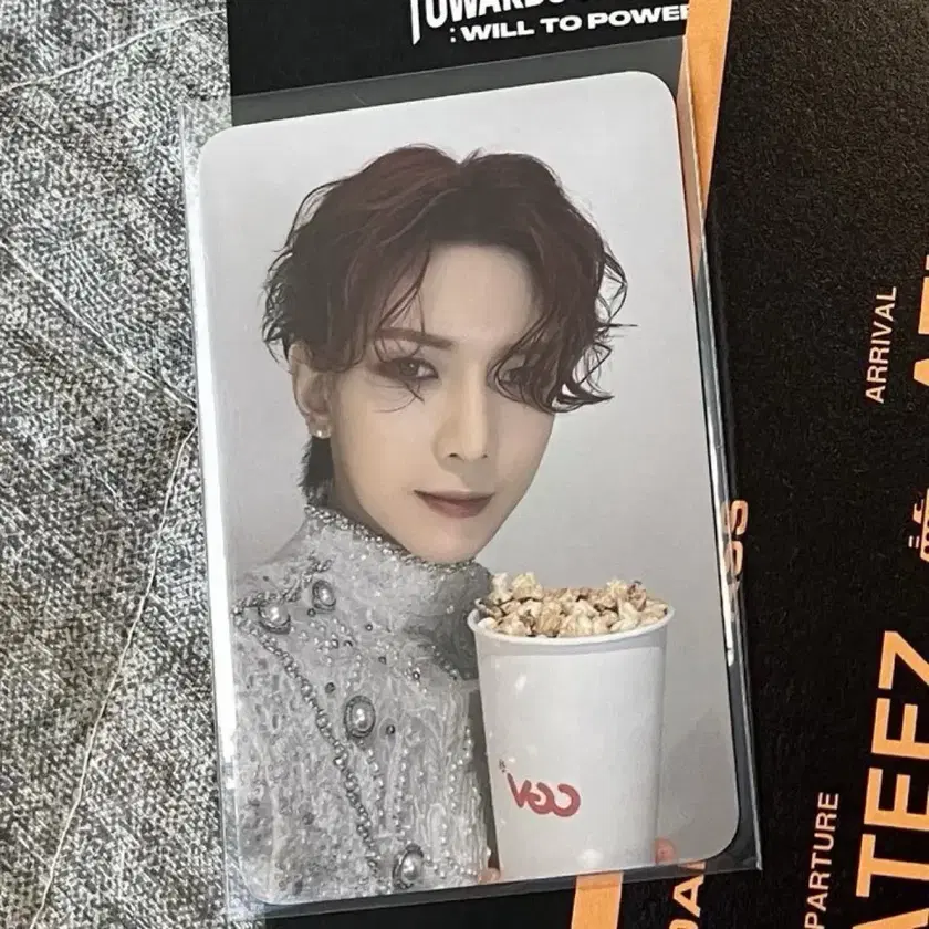 Buy ATEEZ Signed albums, Rare photocards on Bunjang!