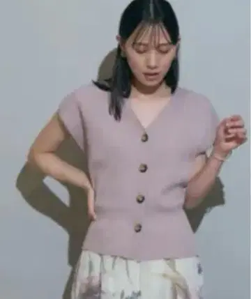 Mystada 옅은 핑크 반팔 니트