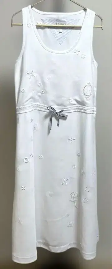 TOMMY ICONS 엠블럼 자수 롱 원피스 타미힐피거