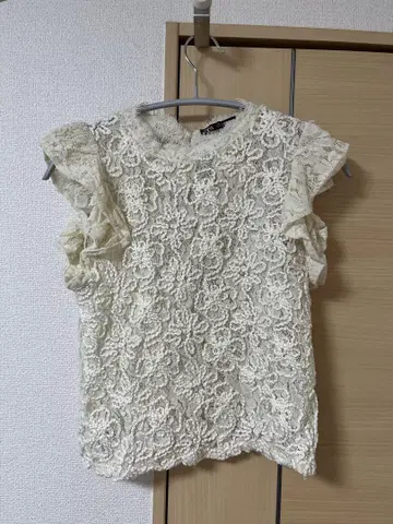 자라 아이보리 레이스 프릴 소매 셔츠