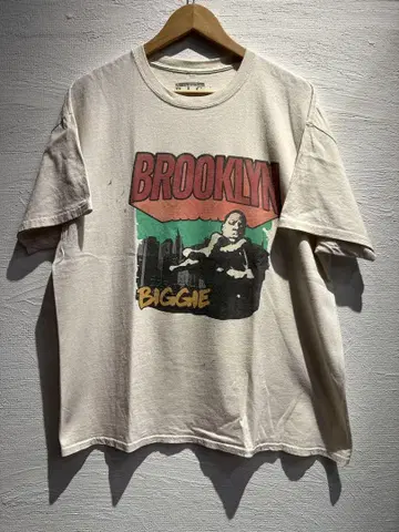 BROOKLYN BIGGIE 티셔츠 루즈핏 크림색