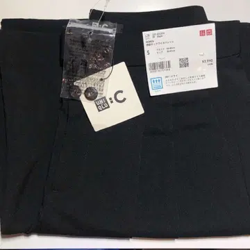 유니클로 감동 턱 와이드 팬츠 블랙