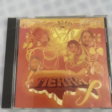 음악 관련 방 레코드, CD, 카세트 테이프, 도서 등