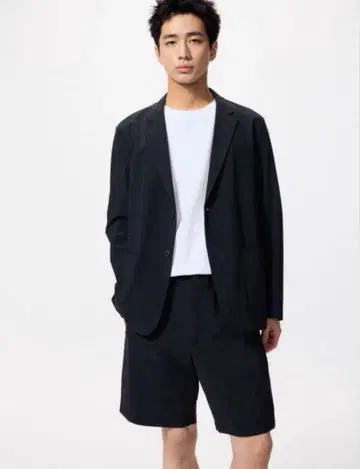 유니클로 울트라 스트레치 자켓 2025년 블랙 XL 사이즈 새상품