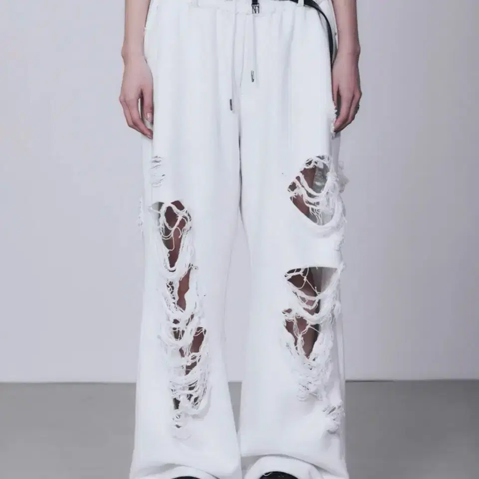 Trimming Bird Raw Cut Balloon Denim Pants (Size 3) #트리밍