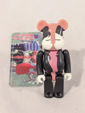 MEDICOMTOY 베어브릭 CUTE KISS 100% 시리즈 4