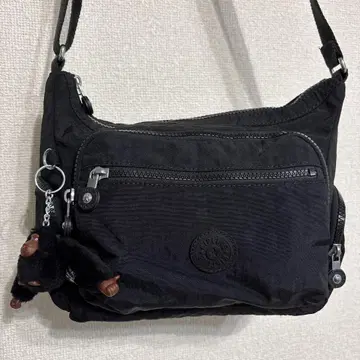 Kipling 블랙 숄더백 고릴라