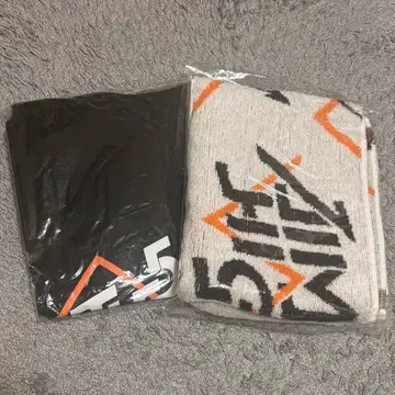 Aim Higher 티셔츠, 타월