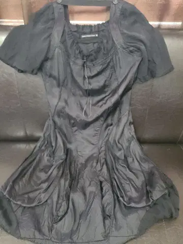 마리떼 프랑소와 저버 블랙 반팔 원피스