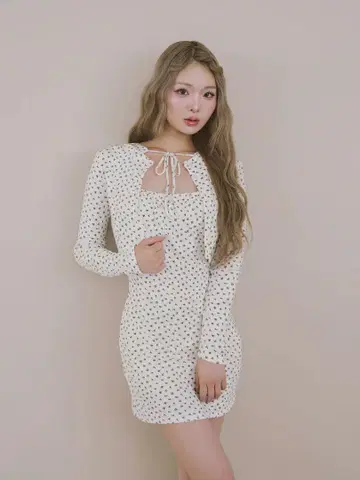 다리치 플로럴 컷 가디건 화이트
