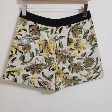 SPORTMAX CODE 스포츠맥스 코드/ 숏팬츠 플라워
