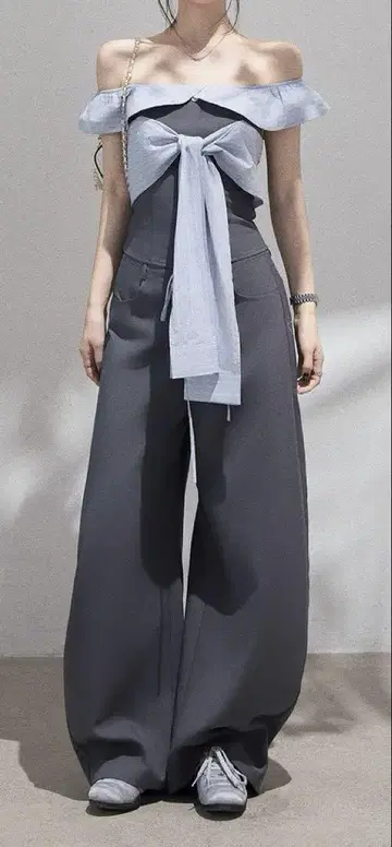 오프숄더 리본 포함 상의